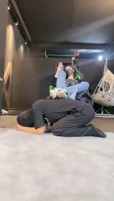 图片[2]_【冰诺】物化训练-当主人的脚垫_绳艺库视频下载