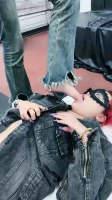 图片[2]_【女仆店S】3素人主VS母畜-强制舔/转胯耳光虐打_绳艺库视频下载