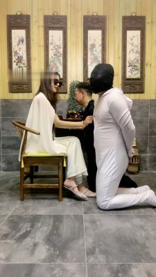 【沅芷大人】双奴下跪/轮流鞋抽耳光/掐乳_绳艺库视频下载