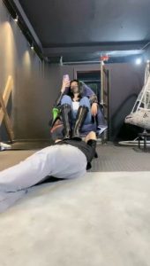 【冰诺】长靴高跟全体重踩地毯狗_绳艺库视频下载