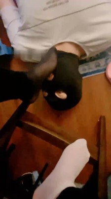 图片[6]_【赛琳娜】高跟小白鞋全体重踩踏/耳光_绳艺库视频下载