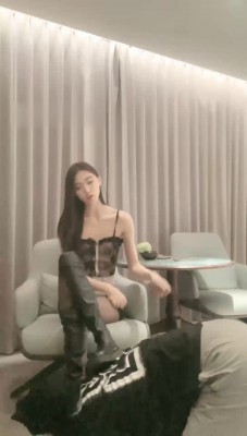 【无恙】车模S-长靴黑丝虐废矮子_绳艺库视频下载