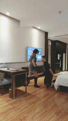 【芊兮殿下】长靴S肉丝闻舔/骑马骑脖/提档/踩踏_绳艺库视频下载