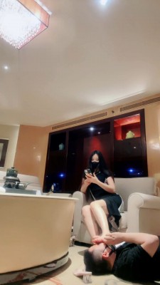 【猫神大人】白富美S-骑马/提档/大长腿踩碾压_绳艺库视频下载