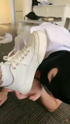 图片[7]_【金桔小主】艺校女神-小白鞋白袜辱/转胯/踩踏喂食_绳艺库视频下载