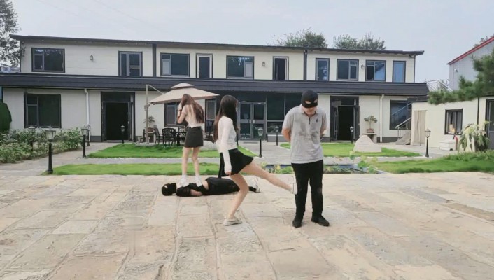 图片[6]_【沅芷大人】3S轮流飞踹狂踹双奴/全体重踩踏【双视角版】_绳艺库视频下载