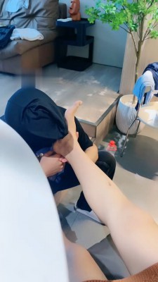 图片[3]_【艾莉】开发上门按摩技师舔裸足_绳艺库视频下载