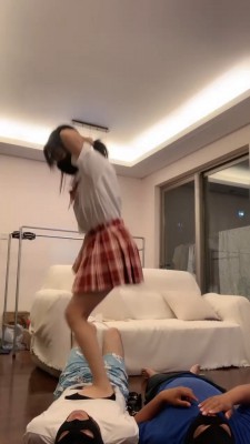 图片[3]_【宝爷】JK学院风-踩踏/圣水/恋足舔_绳艺库视频下载