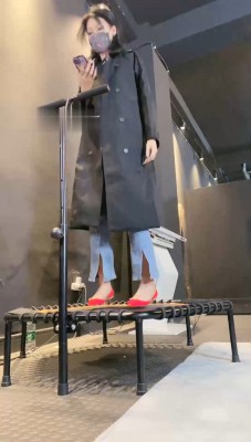 【冰诺】全体重跳踩人体蹦床_绳艺库视频下载