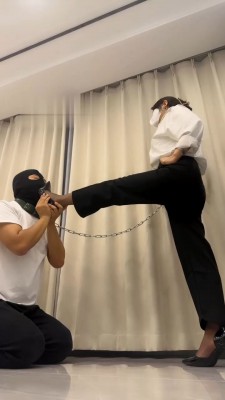 【辣姐】赏赐圣水/伺候洗脚/黑丝高跟闻舔_绳艺库视频下载