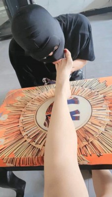 图片[5]_【苏西】马丁鞋虐废狗-踩踏/坐垫碾头/跺狗爪_绳艺库视频下载