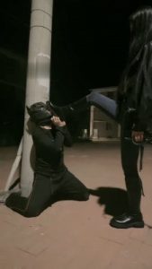 【桃幼幼】户外骑马遛狗/舔脏长靴_绳艺库视频下载