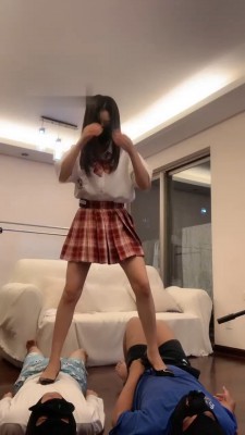 图片[8]_【宝爷】JK学院风-踩踏/圣水/恋足舔_绳艺库视频下载