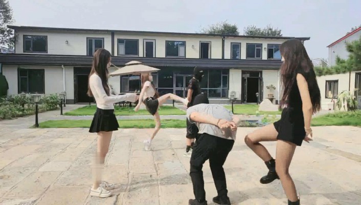 图片[5]_【沅芷大人】3S轮流飞踹狂踹双奴/全体重踩踏【双视角版】_绳艺库视频下载