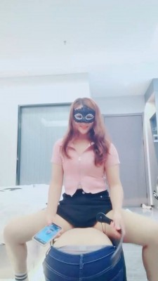 【灵凌】运动鞋白棉袜踩虐辱_绳艺库视频下载