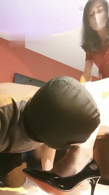 图片[2]_【米小唐】高跟美腿踩狗恋足调_绳艺库视频下载