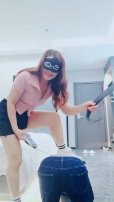 图片[2]_【灵凌】运动鞋白棉袜踩虐辱_绳艺库视频下载