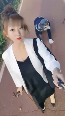 【魔鬼天使】户外犬化遛狗爬行【完整版】_绳艺库视频下载