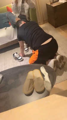 图片[2]_【做你后妈】偷看闺蜜玩狗奴【中下合集】_绳艺库视频下载