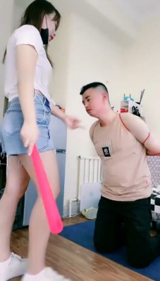 图片[6]_【大连雪主】运动鞋白袜全体重踩踏_绳艺库视频下载