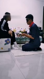 【徐婉琪】袜子泡圣水/耳光/内裤套头/圈养狗笼_绳艺库视频下载