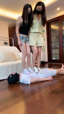 图片[4]_【夏芙/宝爷】双S小白鞋碾压-花式踩跺/连环耳光【双视角版】_绳艺库视频下载