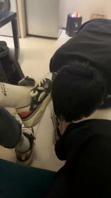 【香奶奶】双S原味运动鞋棉袜气味羞辱【双视角版】_绳艺库视频下载