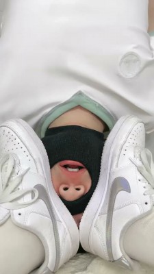 图片[7]_【樱子大人】白鞋白袜踩踏/腿绞窒息/舔脏鞋底_绳艺库视频下载