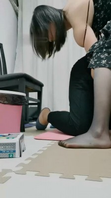 图片[2]_【芊心】黑丝高跟恋足舔【完整版】_绳艺库视频下载