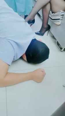 图片[5]_【梦幻大大】骑马爬行/黑丝高跟诱惑舔_绳艺库视频下载