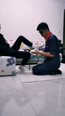 图片[3]_【徐婉琪】袜子泡圣水/耳光/内裤套头/圈养狗笼_绳艺库视频下载