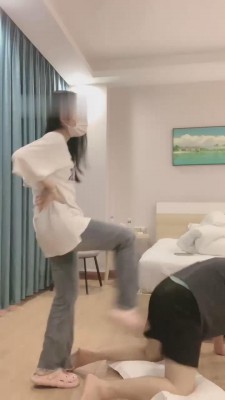 图片[8]_【香芋朱朱】艺术提档/裸足踩脚垫/人肉坐垫_绳艺库视频下载