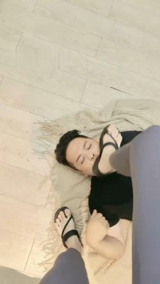 图片[2]_【嘉妮S】双S深夜虐-闻舔脏鞋棉袜/碾压踩【三视角版】_绳艺库视频下载