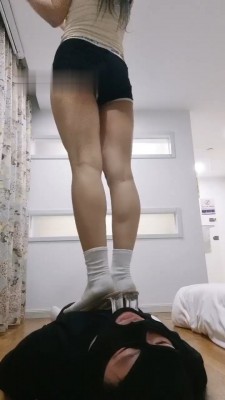 图片[4]_【菀七大小姐】刑场-掐脖窒息/踩踏/耳光/呕吐物_绳艺库视频下载