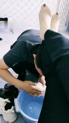 图片[5]_【郡主大大】强制喂圣水口水/伺候洗脚【双视角版】_绳艺库视频下载