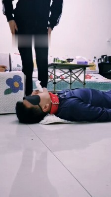 图片[6]_【徐婉琪】袜子泡圣水/耳光/内裤套头/圈养狗笼_绳艺库视频下载