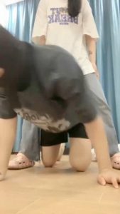 【香芋朱朱】裸足踩脚垫/转胯/提档/踩踏_绳艺库视频下载