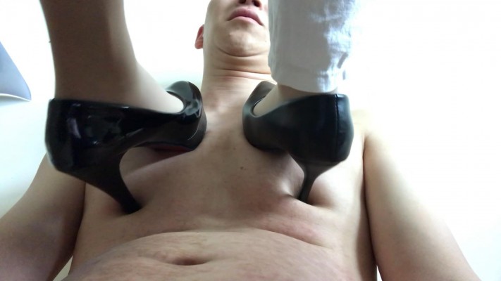 【素人S】开发足浴店姐姐上门《双人黑色高跟鞋羞辱》_绳艺库视频下载