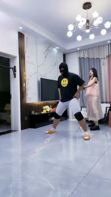 【麋鹿银儿】双S轮流重度提档/掐乳/闻原味棉袜_绳艺库视频下载