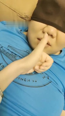 图片[2]_【丫丫】白丝裸足闻舔踩虐_绳艺库视频下载