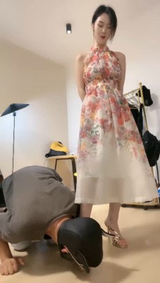 图片[2]_【南纯熙】偷跑出来吃脚的傻狗_绳艺库视频下载