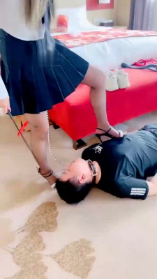 图片[5]_【梦涵】狗链遛狗/高跟黑丝踩/提档/掐乳/喂口水/踢踹_绳艺库视频下载