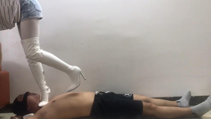 图片[3]_邻家风小鱼姐姐白丝高跟靴子全体重踩奴隶艺术下集_绳艺库视频下载