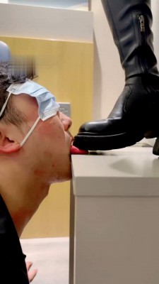 图片[6]_【诗酒S】素人模特-喂食物/黑靴踩头/语言羞辱_绳艺库视频下载