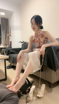 图片[4]_【南纯熙】偷跑出来吃脚的傻狗_绳艺库视频下载