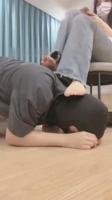 图片[10]_【香芋朱朱】艺术提档/裸足踩脚垫/人肉坐垫_绳艺库视频下载