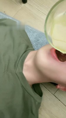 图片[4]_【陈墨瞳】偷闻袜子被发现后_绳艺库视频下载