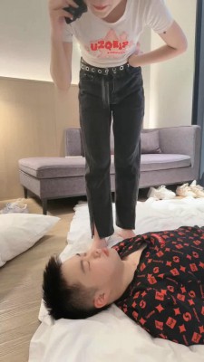 图片[9]_【尤物】4S-开发女大学生-跪拜踩头/钻胯骑马/踩踏腿绞【完整版】_绳艺库视频下载