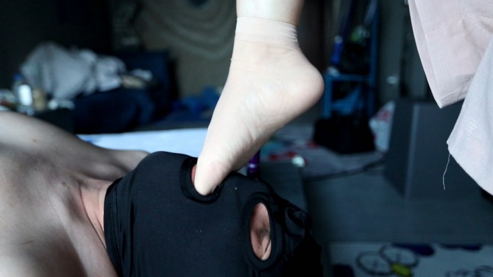 图片[10]_阿丽塔短丝踩贱狗脸舔脚_绳艺库视频下载