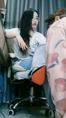 【小羊】母畜品尝原味裸足【上】_绳艺库视频下载